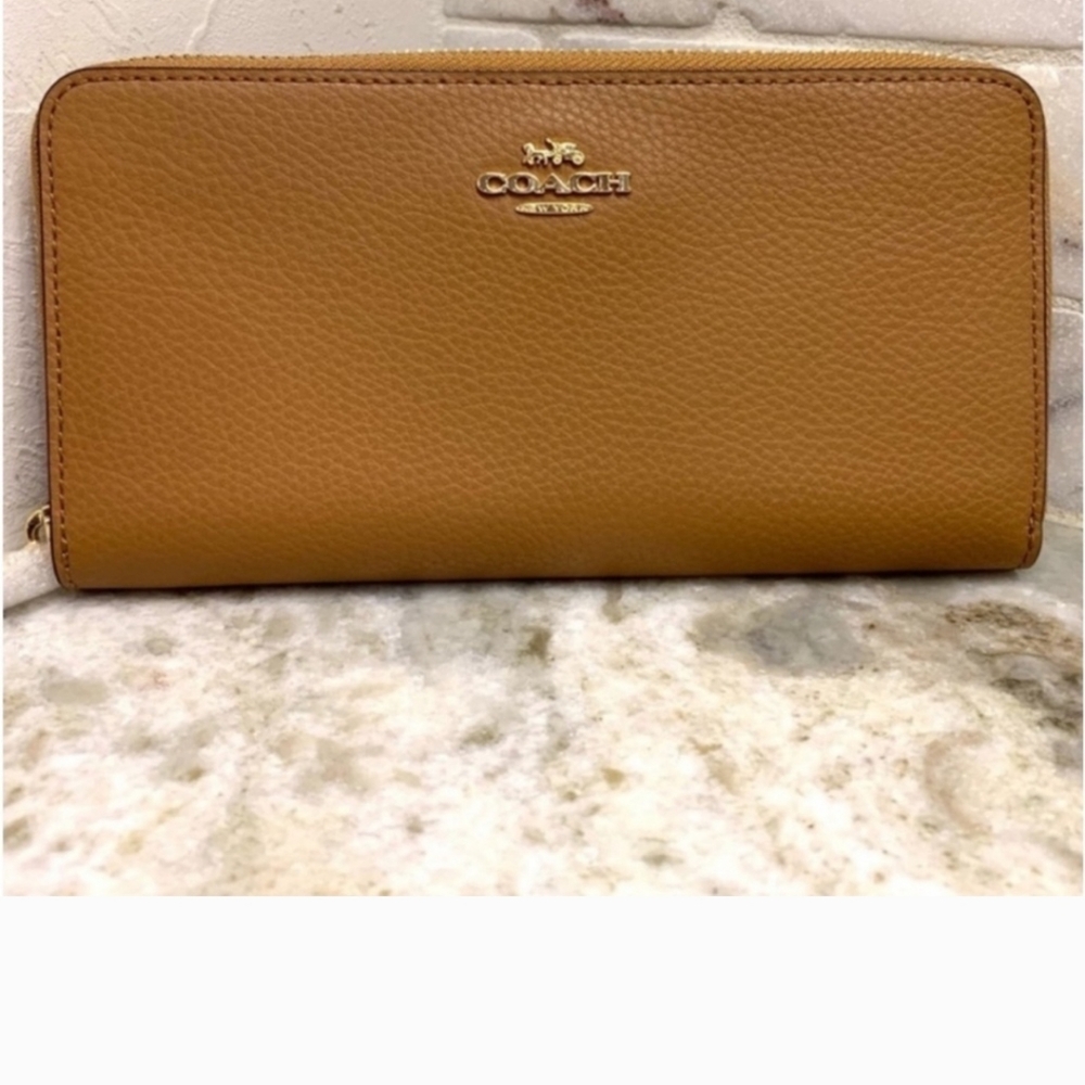 NWT Coach Tan Leather Wallet